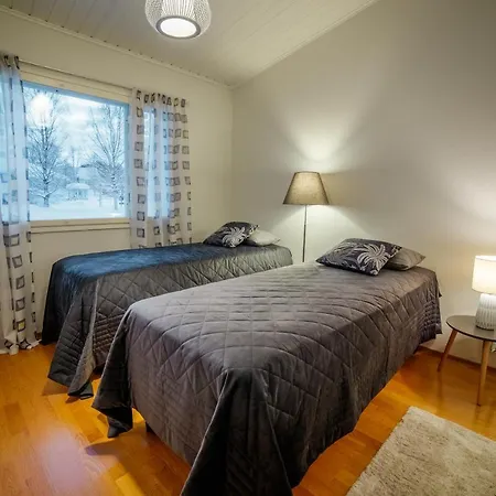 ☆ Northern Sky Panorama House With Private Beach ☆ * Rovaniemi