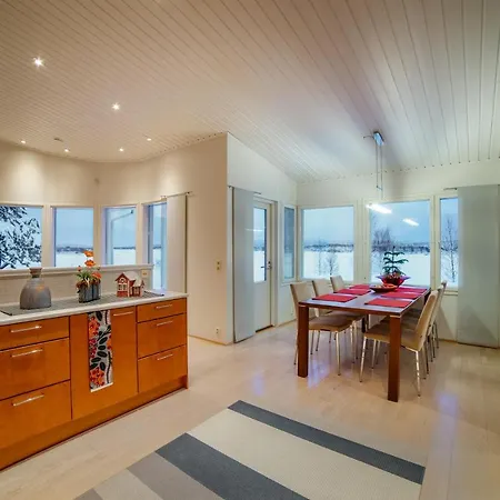 ☆ Northern Sky Panorama House With Private Beach ☆ Prázdninový dům Rovaniemi